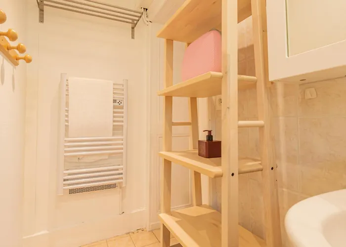 Rimaye Blanche - A Bright And Cozy 1 Bed *